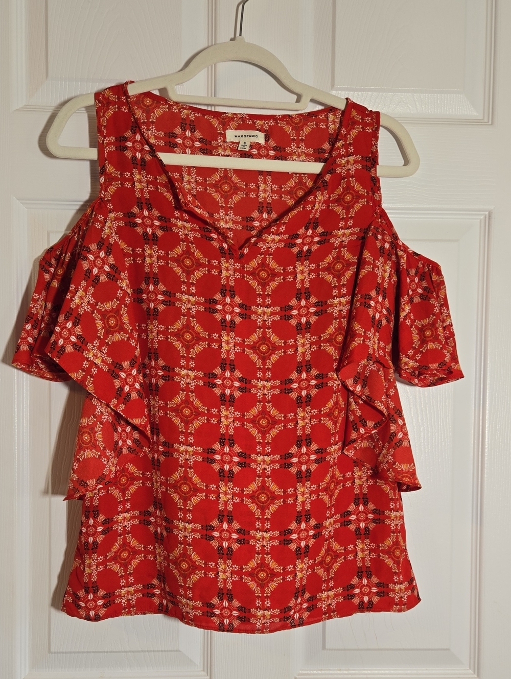 Max Studio Red Printed Cold-Shoulder Blouse Size Small P2P 19"